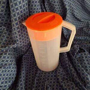 Rubbermaid pitcher